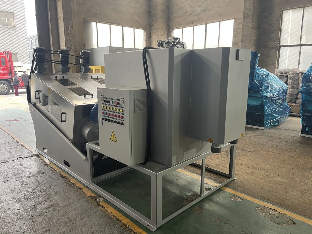 Screw press/ Sludge treatment machine